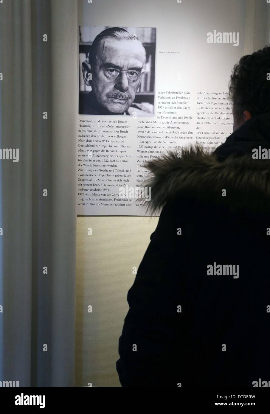 A man visits the exhibition Thomas Mann and France in Goethe Museum in  Duesseldorf, Germany, Feb. 15, 2014. The Exhibition opening on Friday will  be held to March 30. (Xinhua/Luo Huanhuan) GERMANY-DUESSELDORF-THOMAS