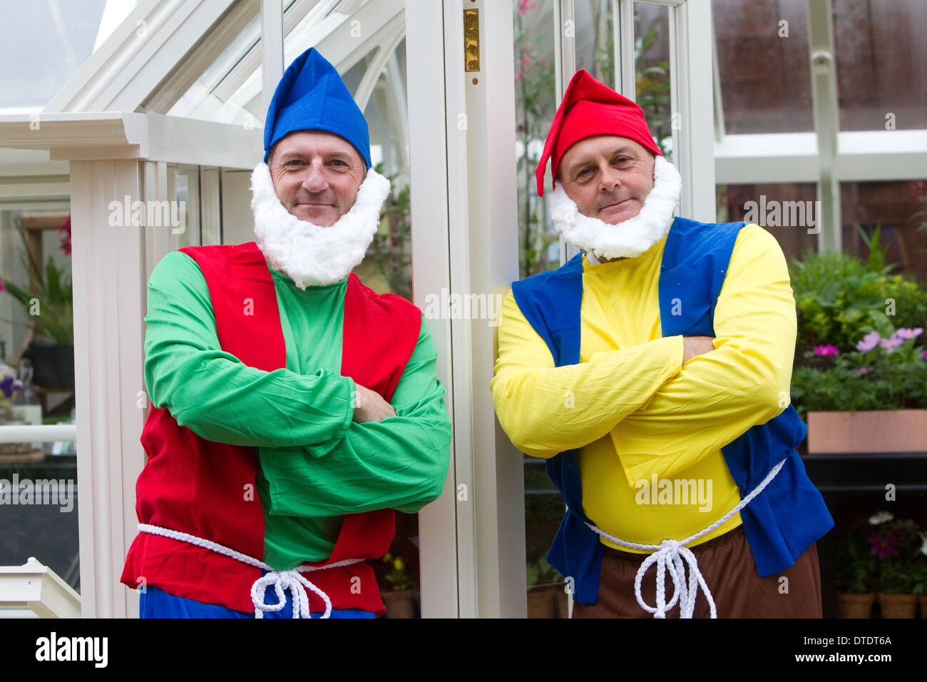 Chelsea Flower Show-Men dressed as Gnomes Stock Photo