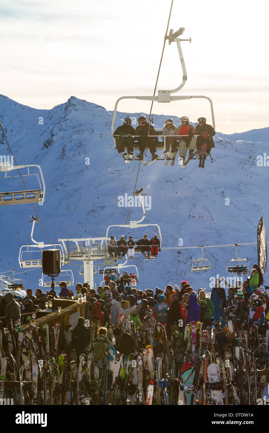 Chairlift in Val Thorens, Apres ski party below Stock Photo