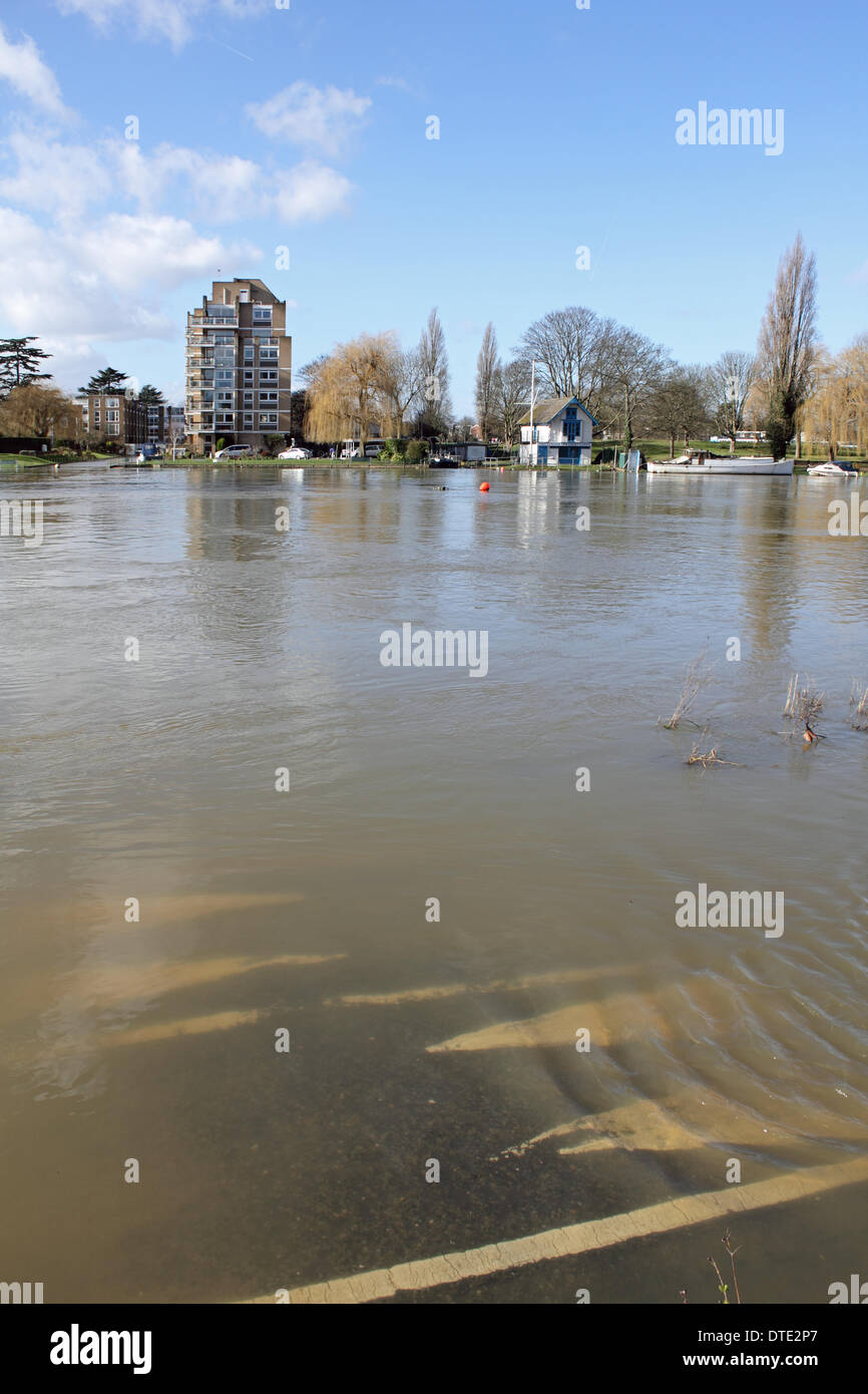 KingstonUponThames, England, UK. 16th February 2014. This stretch of