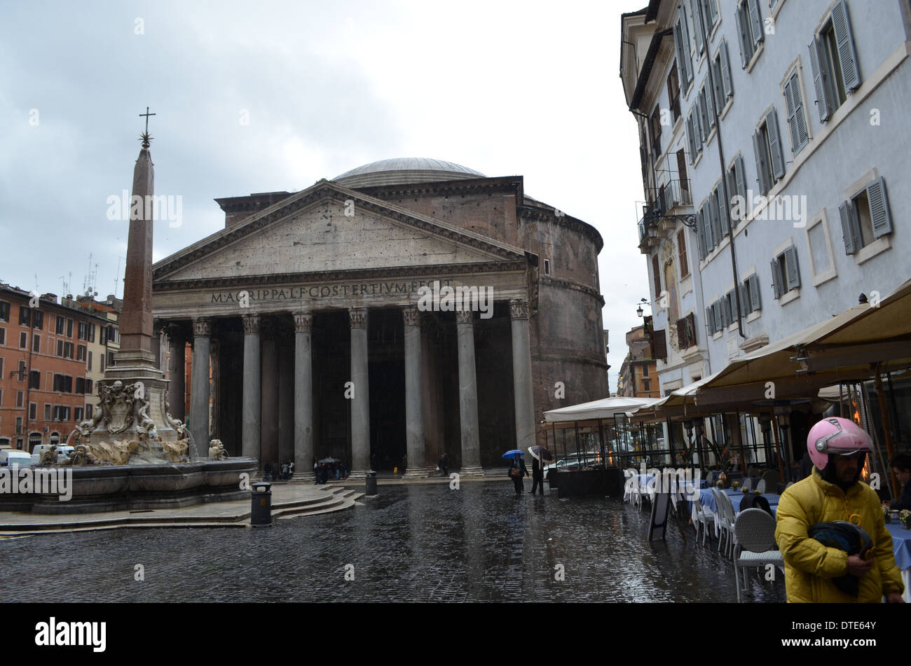 The Pantheon,Built by 138AD built by Emp.Hadrian is themost importantsite inancient Rome.Kings and the painterRaphael are buried Stock Photo