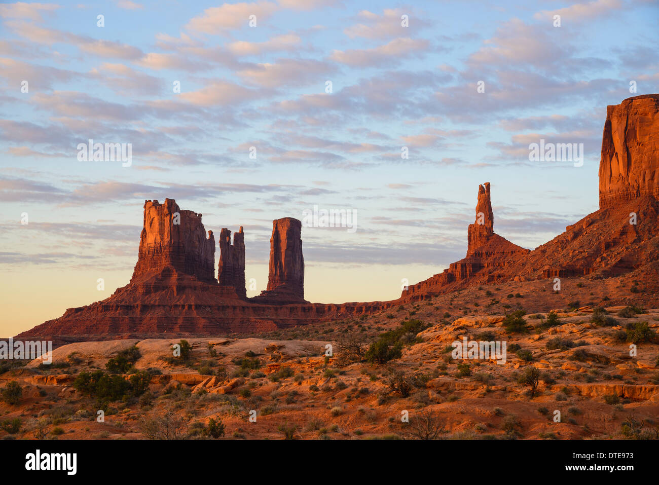Monument Valley, From Highway 163 looking south, Utah / Arizona, USA Stock Photo Alamy