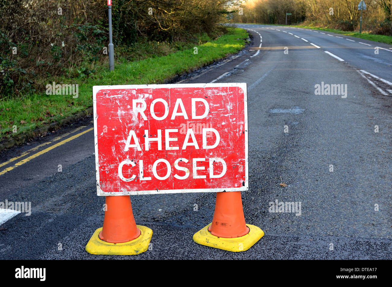 'Road Ahead Closed' traffic sign Stock Photo Alamy