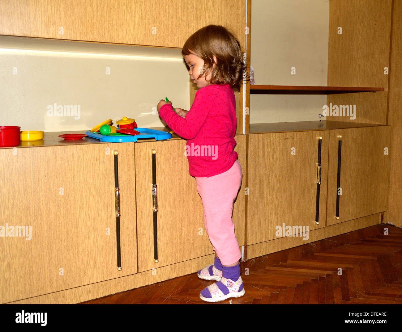 Empty cupboard hires stock photography and images Alamy