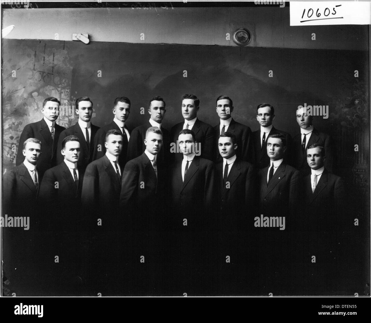 This group portrait from 1911 depicts the Phi Delta Theta fraternity at ...