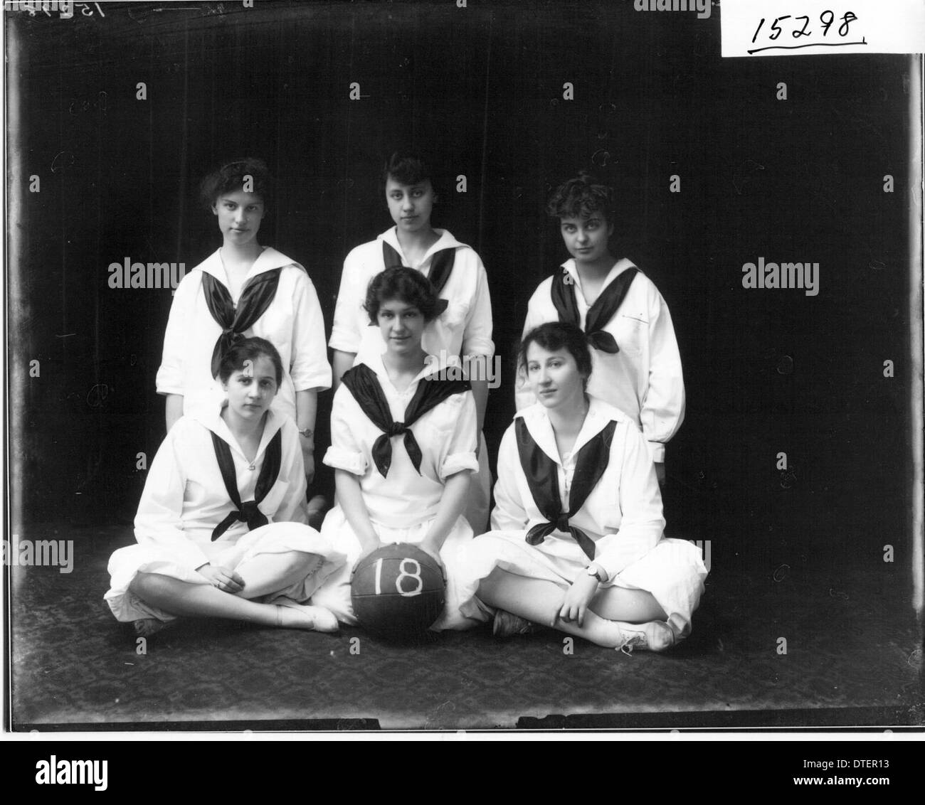 Western College basketball sophomores 1916 Stock Photo