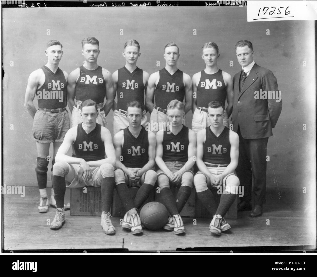 Miami University basketball team 1918 Stock Photo Alamy