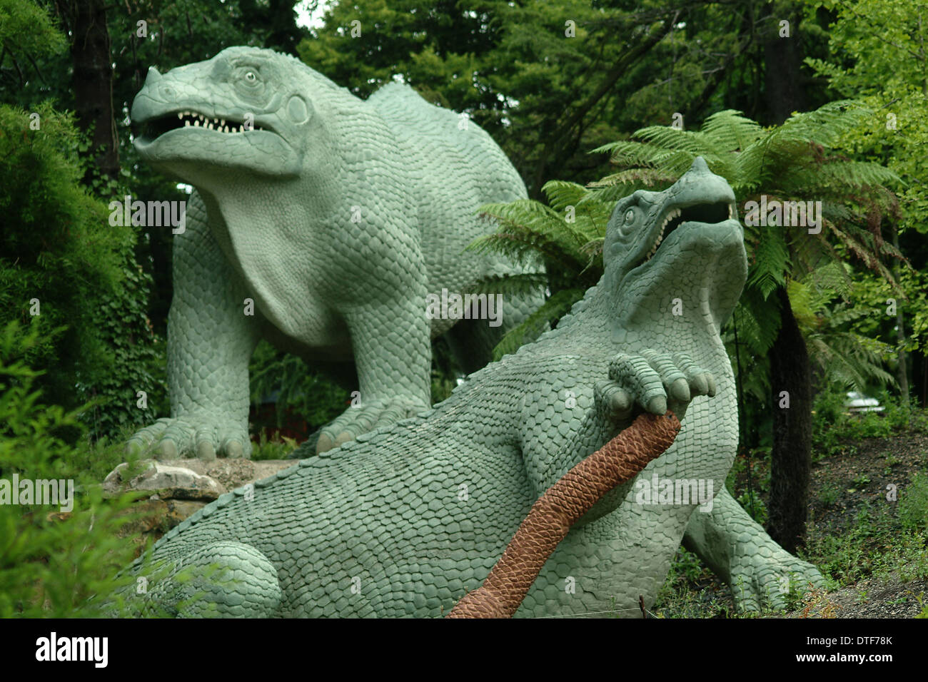 Crystal Palace Dinosaur Models Stock Photo: 66717859 - Alamy