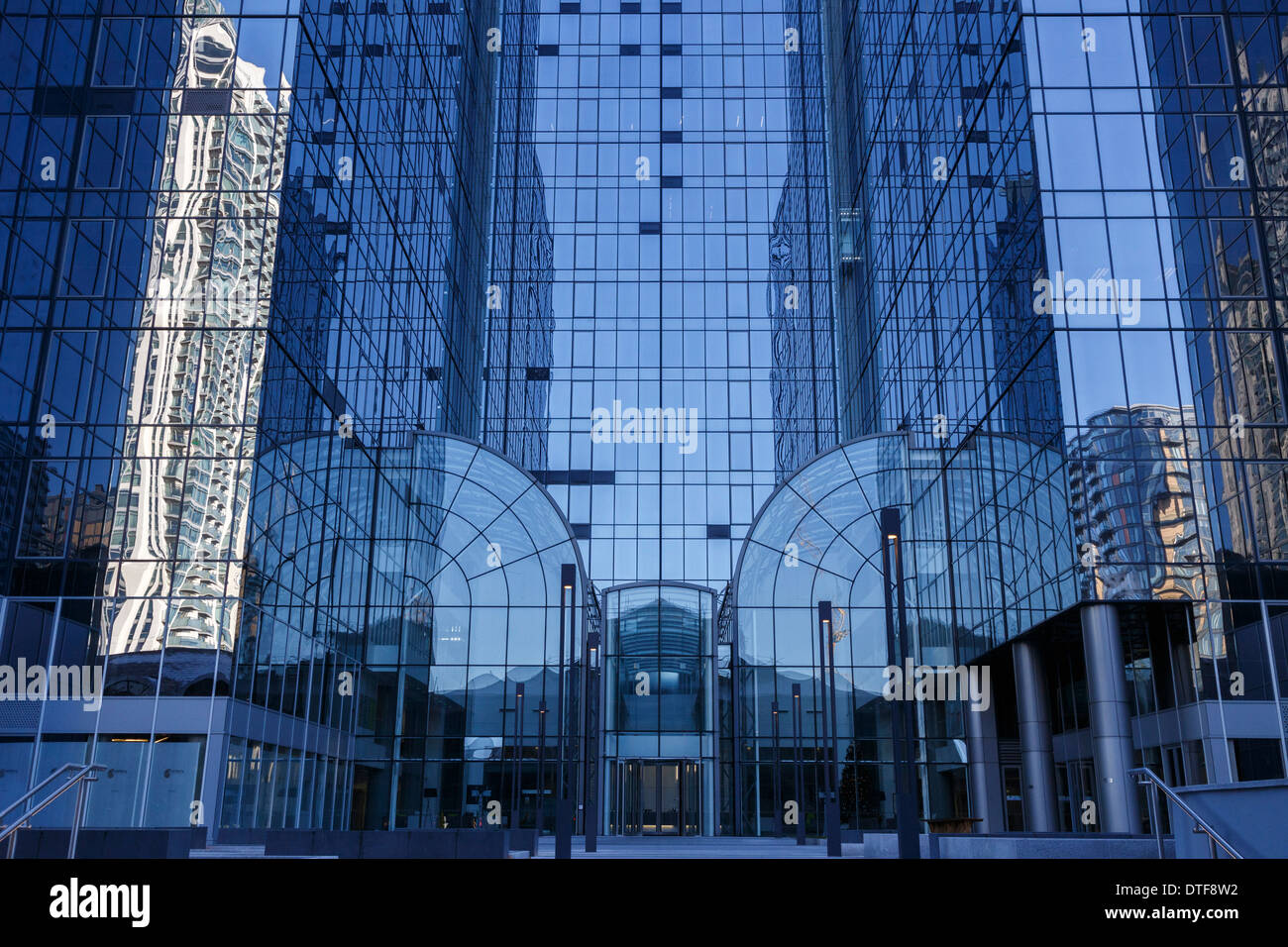 offices canary wharf london england uk Stock Photo - Alamy