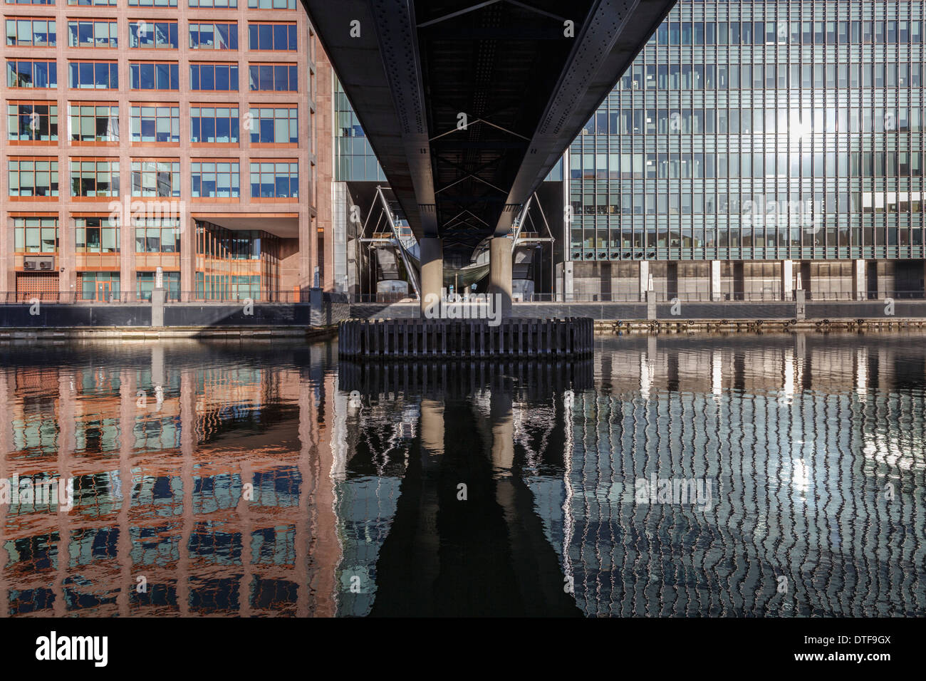 london docklands canary wharf england uk Stock Photo - Alamy