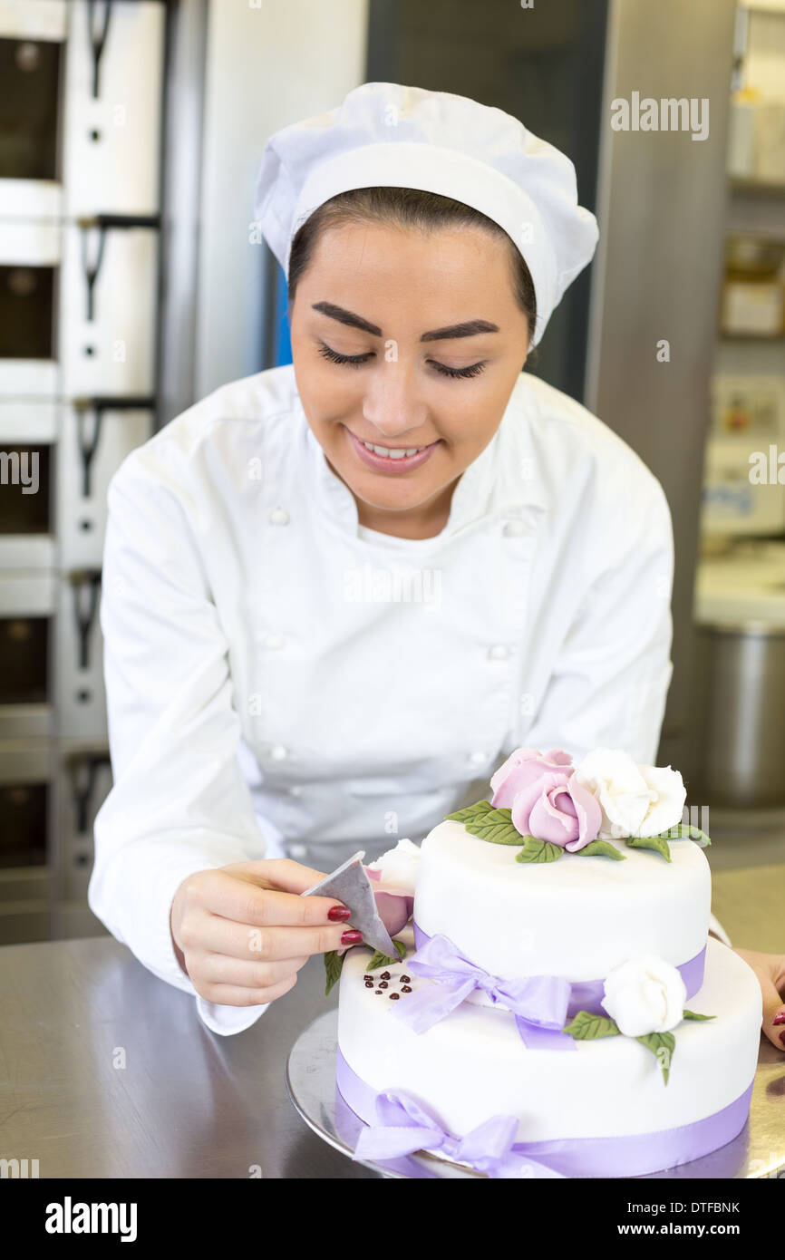 Coloring cake hi-res stock photography and images - Alamy