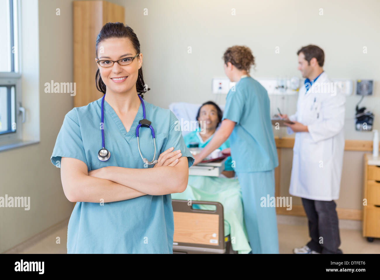 Women against men nurse hi-res stock photography and images - Alamy