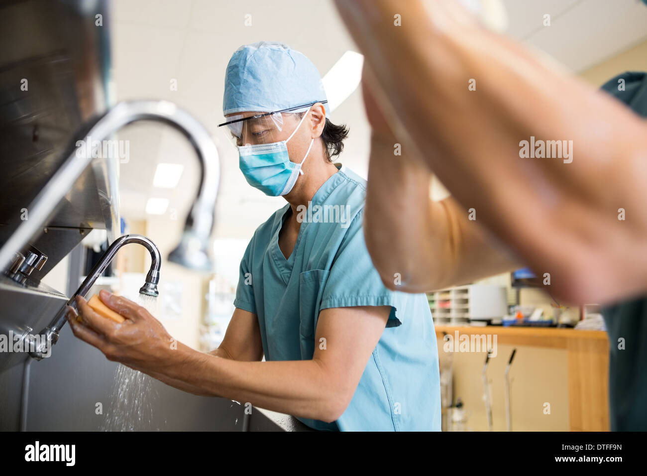Surgical hand scrub hires stock photography and images Alamy
