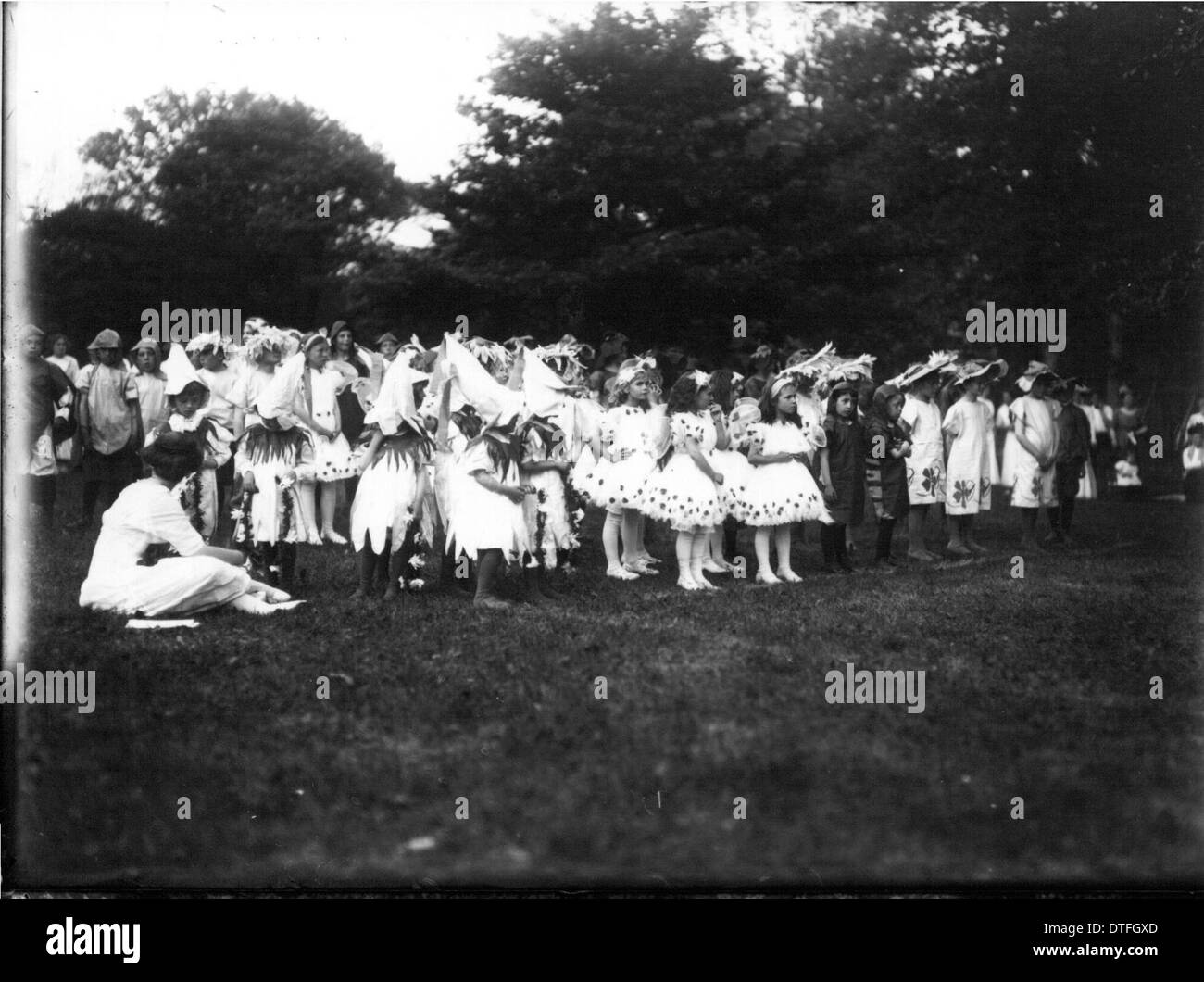 Participants in McGuffey School May Day celebration 1912 Stock Photo