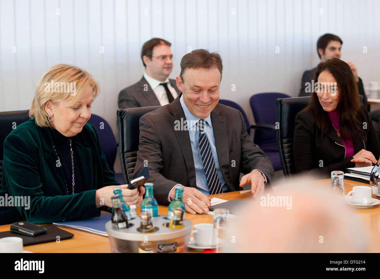 Berlin, Germany. 17th Feb, 2014. SPD party leadership meeting at Willy Brandt Haus in Berlin. / Picture: Hannelore Kraft (SPD), Minister-President of North Rhine Westphalia, and Thomas Oppermann (SPD), Lider of the SPD Parliamentary Group and Yasmin Fahimi (SPD), SPD General Secretary. Credit:  Reynaldo Paganelli/NurPhoto/ZUMAPRESS.com/Alamy Live News Stock Photo