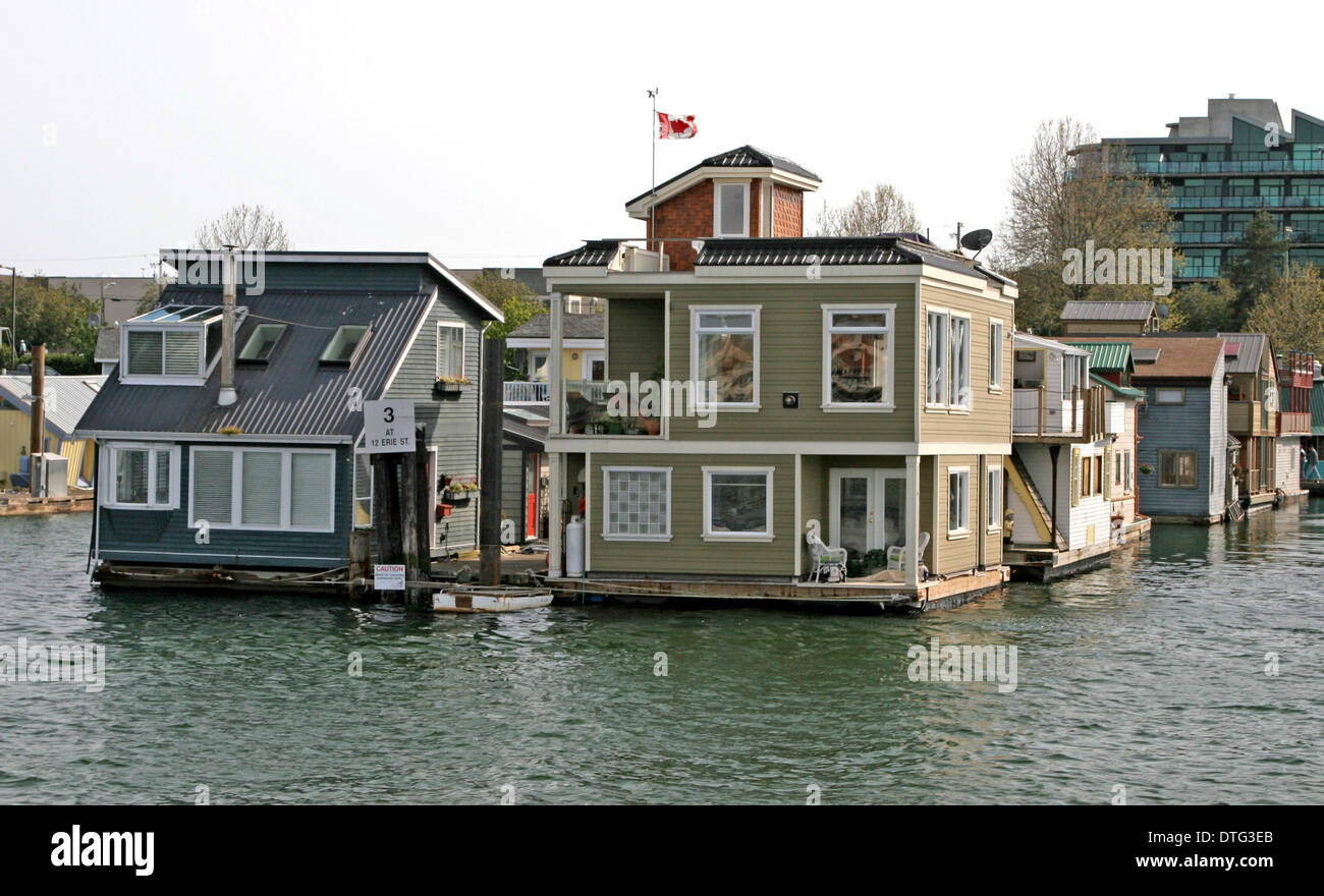 Floating Houseboats Fishermans Wharf Victoria Harbour , Vancouver
