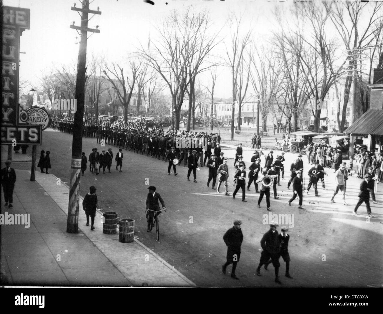 Band in Oxford Armistice Day Parade 1918 Stock Photo