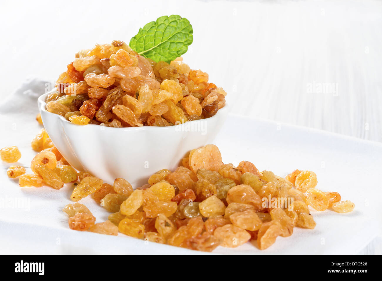 White raisins in a bowl Stock Photo - Alamy