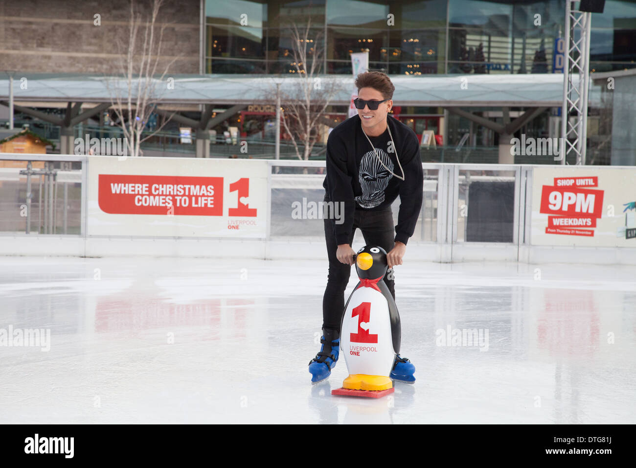 I'm A Celebrity… and TOWIE star Joey Essex skates on an ice rink at a