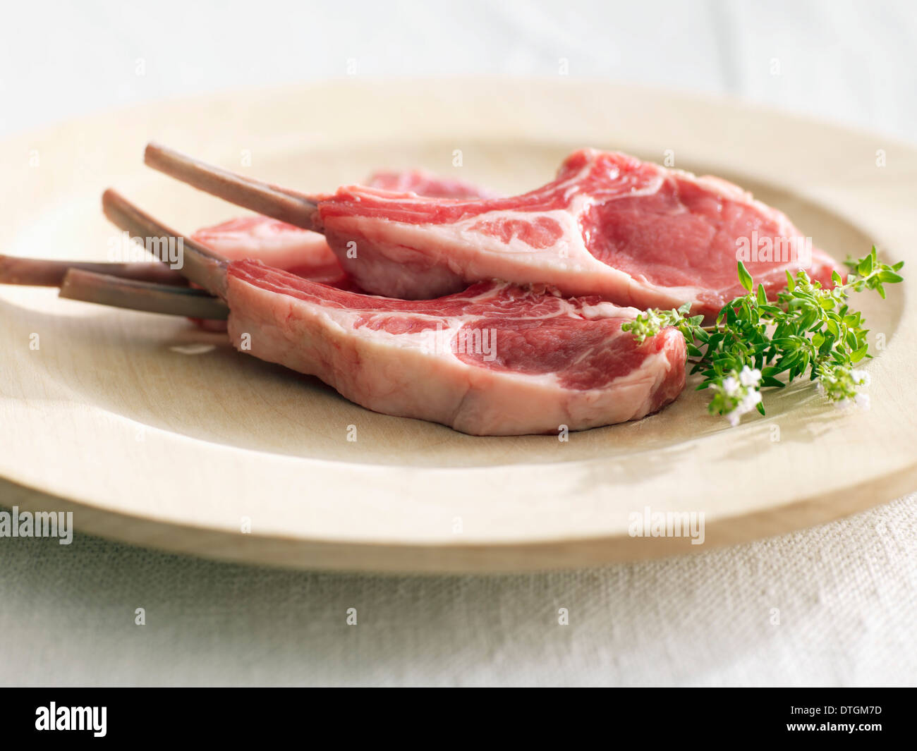 Raw lamb chops Stock Photo - Alamy