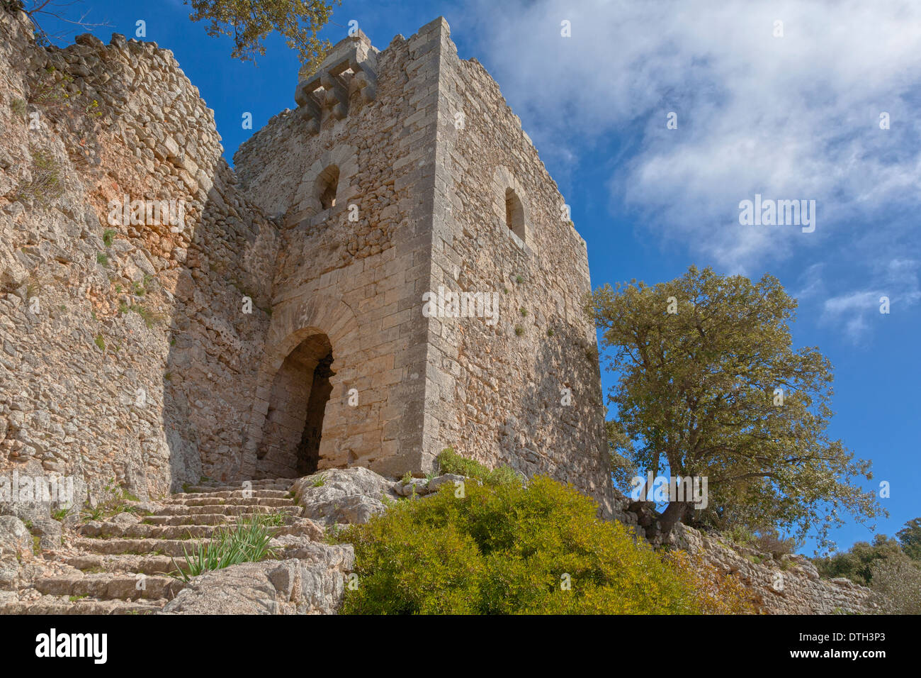 Main access to medieval rock fortress Castell d'Alaró, top of Puig d'Alaró hill. Alaró area. Majorca, Balearic islands, Spain Stock Photo
