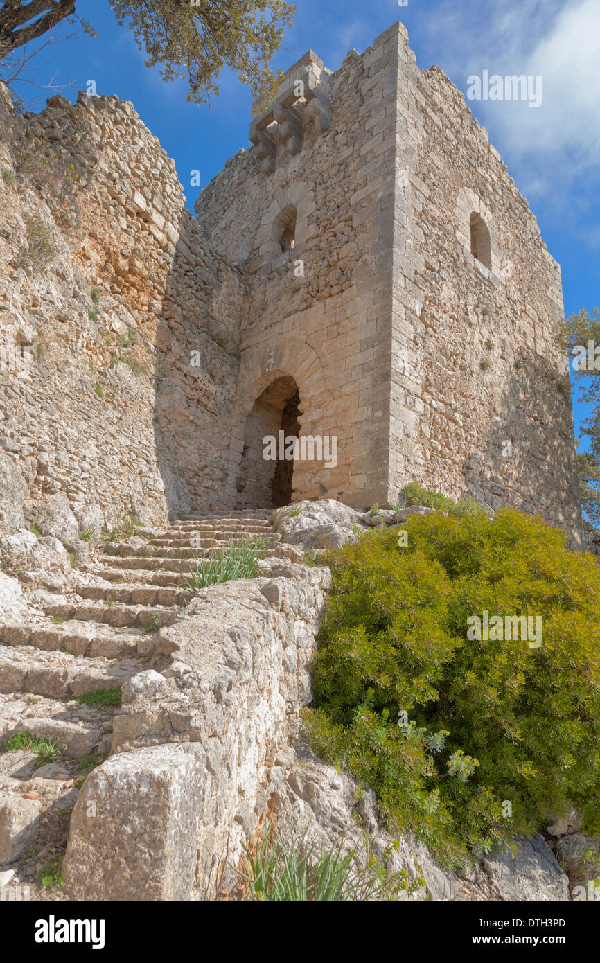 Main access to medieval rock fortress Castell d'Alaró, top of Puig d'Alaró hill. Alaró area. Majorca, Balearic islands, Spain Stock Photo