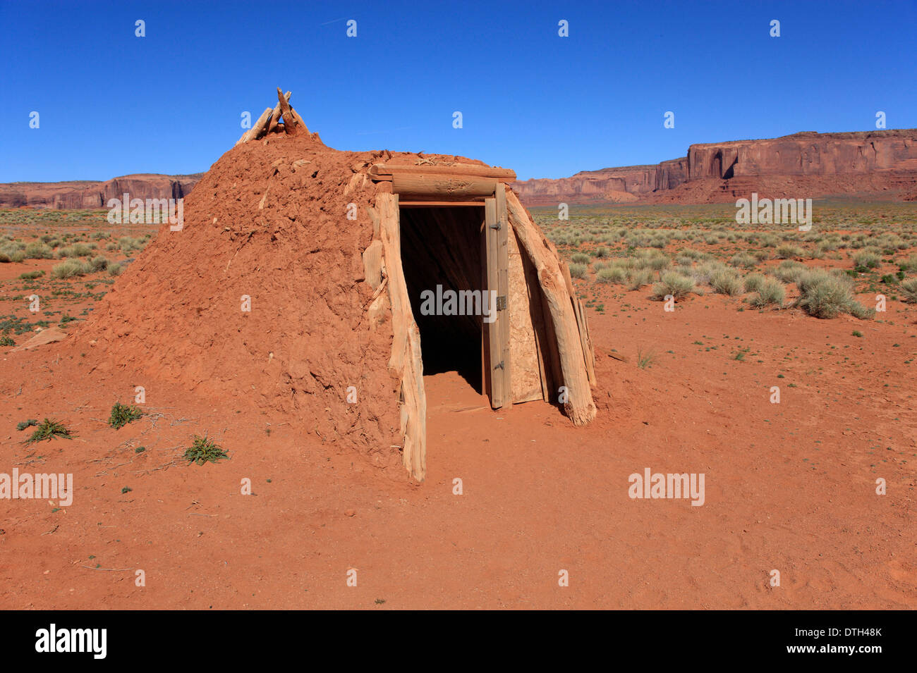 Navajo hogan hires stock photography and images Alamy
