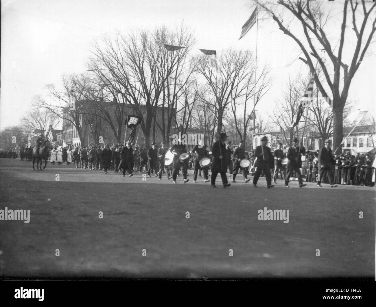 War military soldiers marching hi-res stock photography and images - Alamy