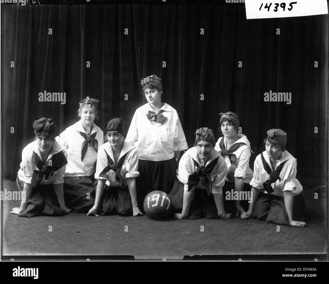 Vintage college basketball players Black and White Stock Photos & Images Alamy