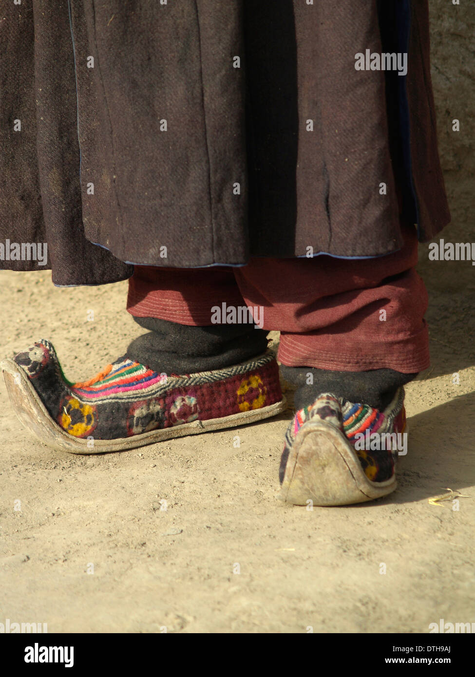 Ladakhi traditional dress hires stock photography and images Alamy
