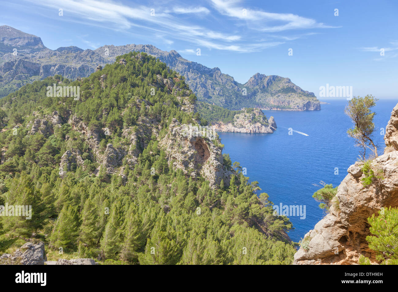 Majorca's northern coast a Spring morning. Cala Tuent area and Tramuntana mountains. Escorca, Majorca, Balearic islands, Spain Stock Photo