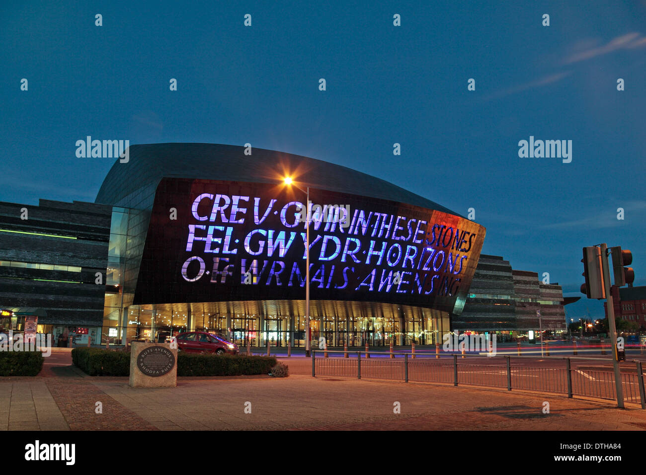 The Canolfan Mileniwm Cymru/Wales Millennium Centre which opened in 2004, in Cardiff Bay, Wales. Designed by  Jonathan Adams. Stock Photo