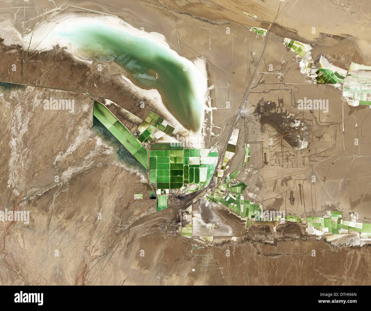 A salt lake evaporation mining operations at Lake Qarhan China Stock Photo