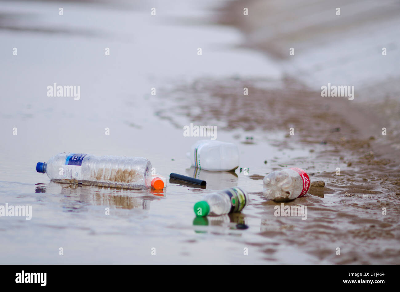 Rubbish on Blackpool Beach Stock Photo Alamy
