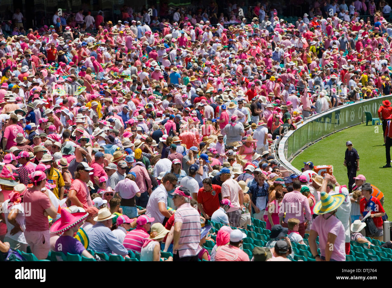 Australian sports fans hires stock photography and images Alamy