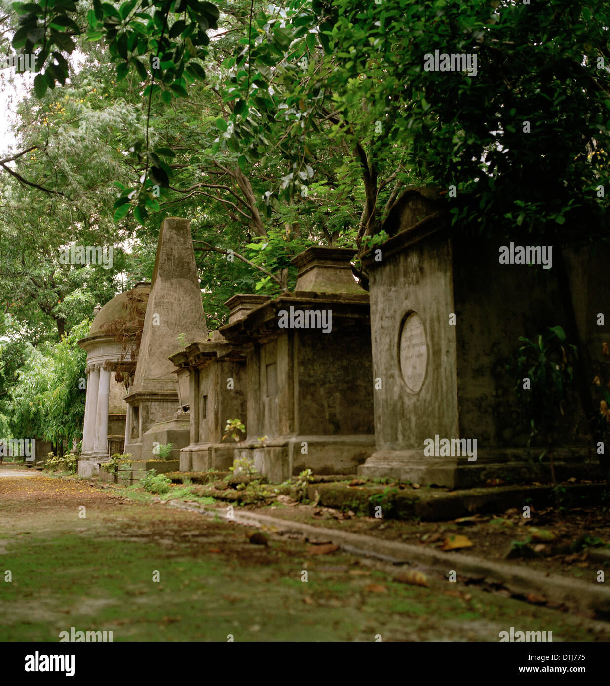 Indian cemetery hires stock photography and images Alamy