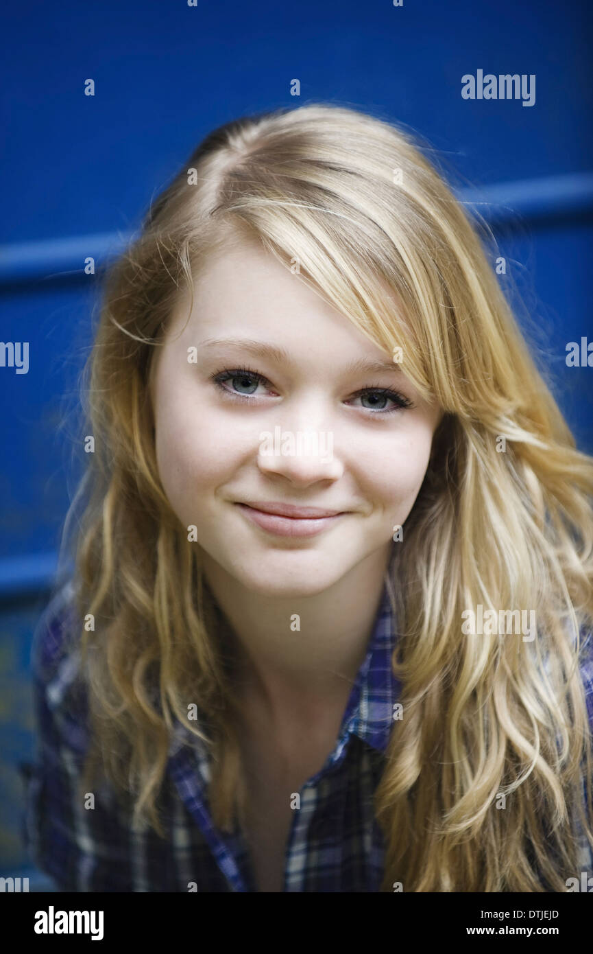 Young woman smiling blonde hair hi-res stock photography and images - Alamy