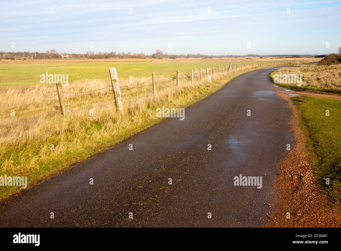 Narrow winding pathway hires stock photography and images Alamy