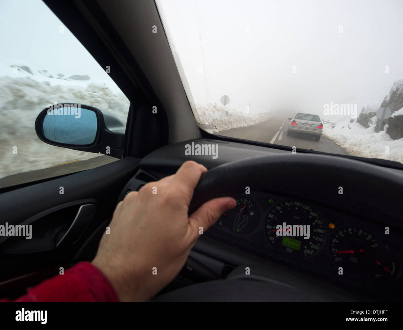 Lo Rescar Car drivers point view traveling hi-res stock photography and images ...