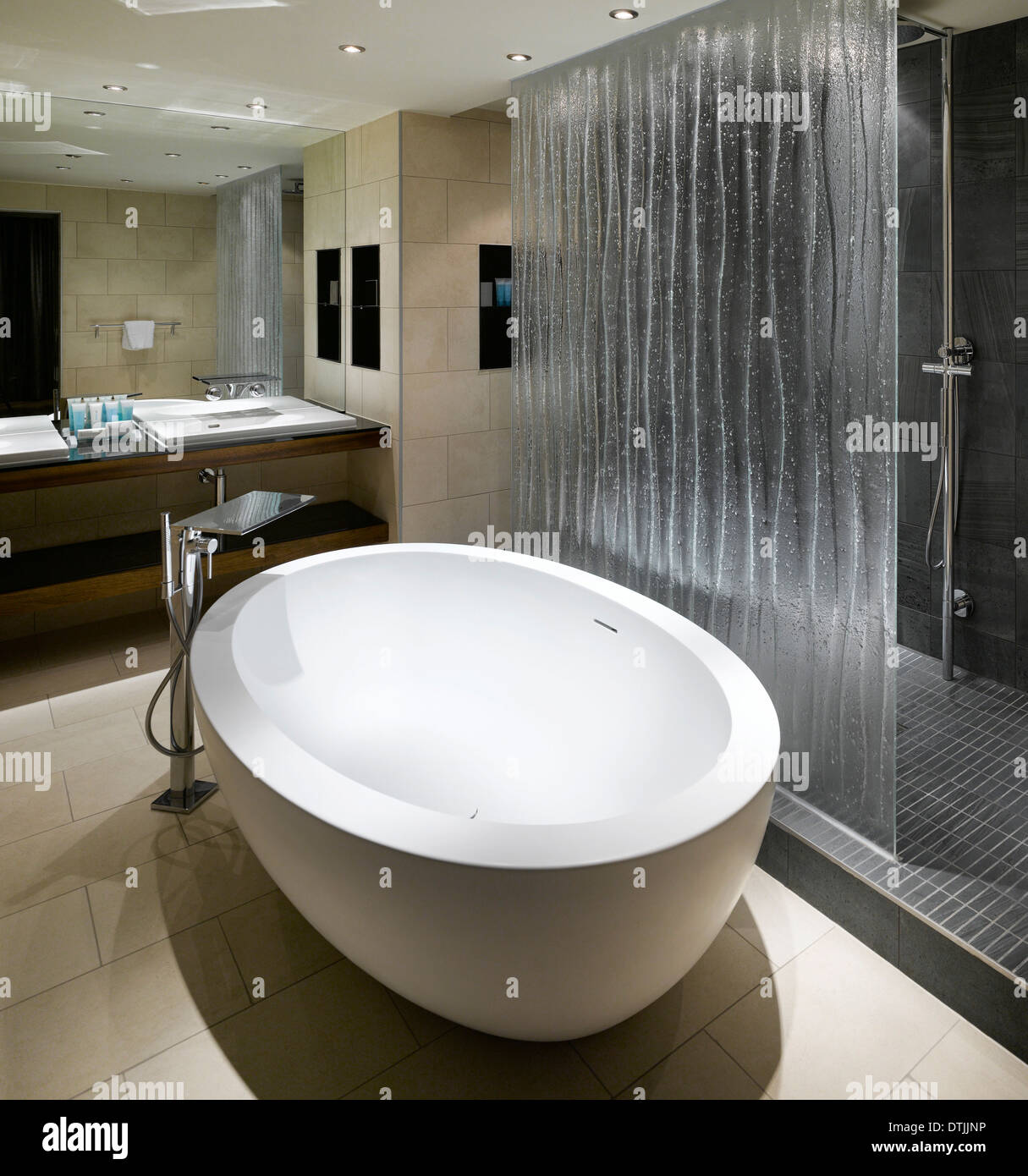 Bathroom in the Hilton Hotel, Liverpool, Merseyside Stock Photo Alamy