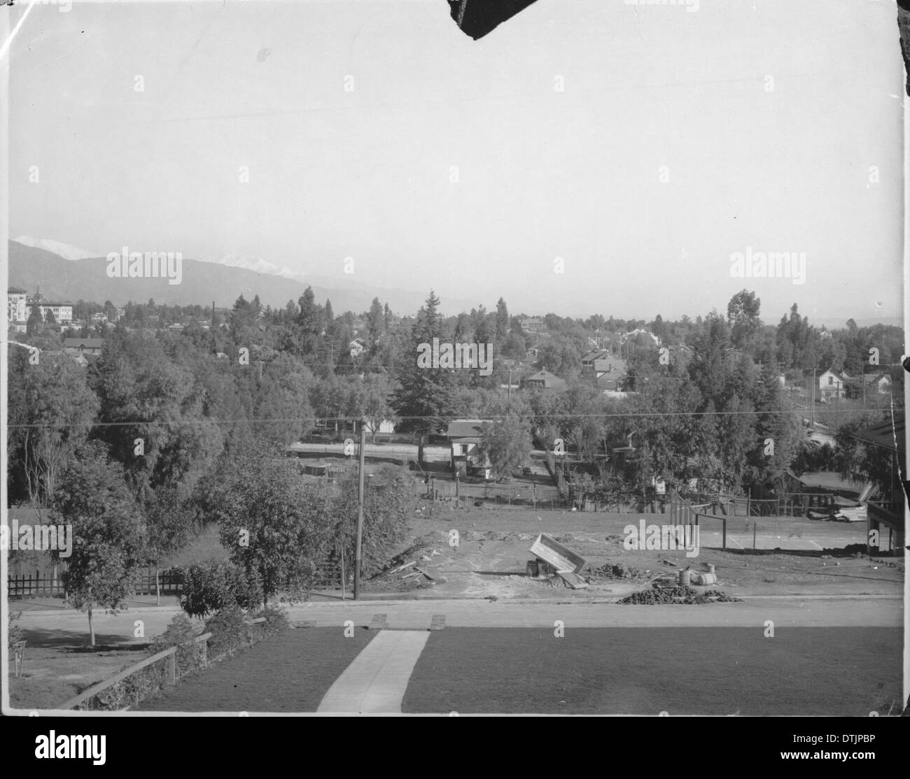Panoramic view of Pasadena, with Eaton Canyon and Mount Wilson in the