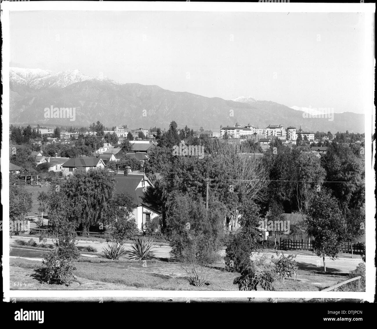 Panoramic view of Pasadena, with Eaton Canyon and Mount Wilson in the