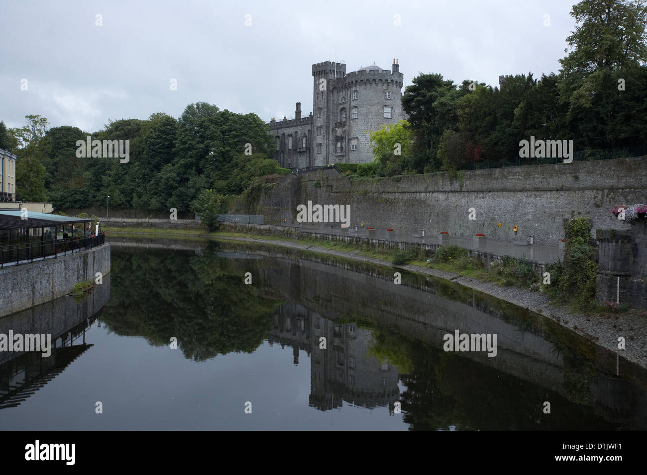 Kilkenny castle on river hi-res stock photography and images - Alamy