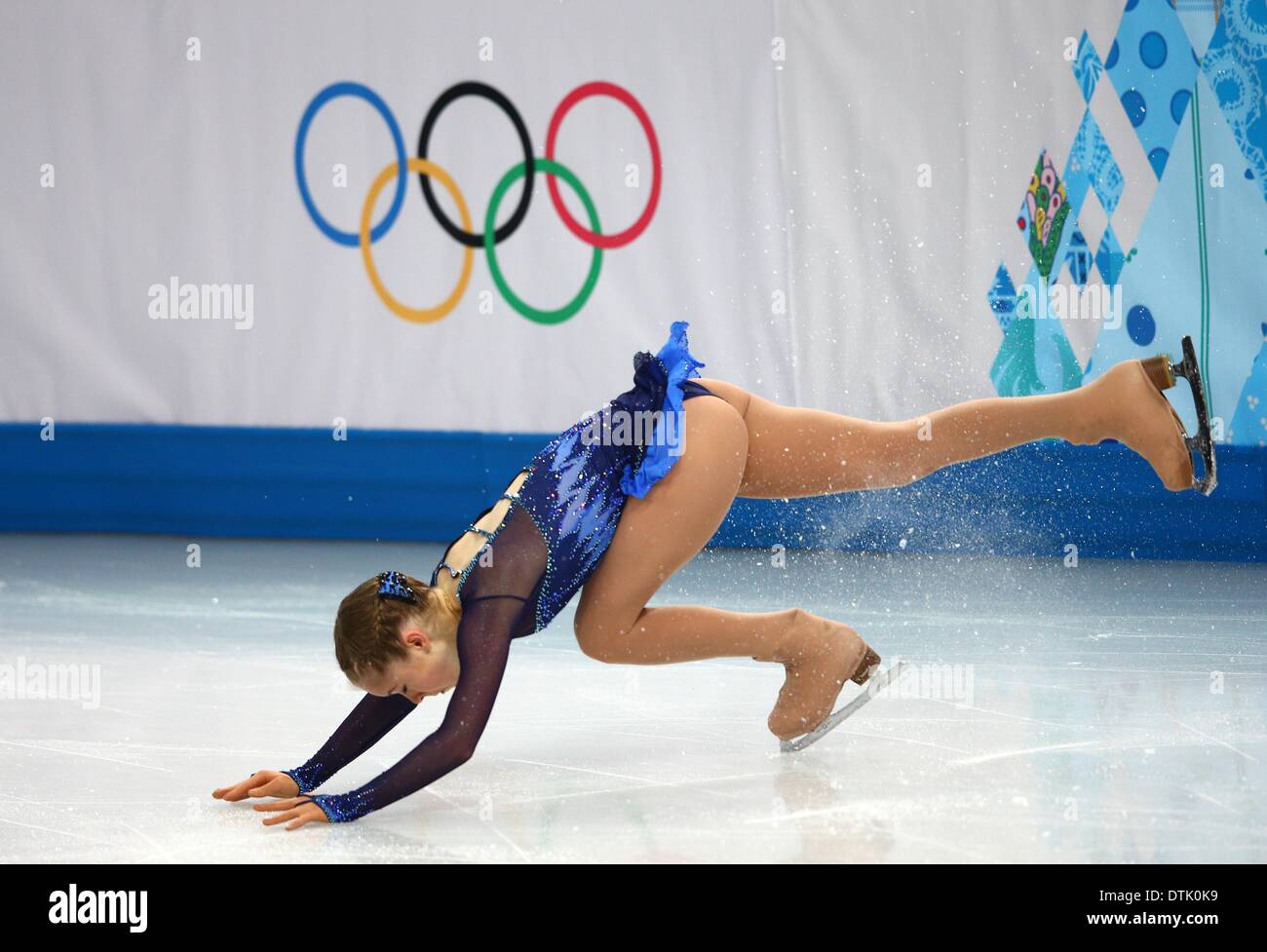 Kiyinish xonasida video