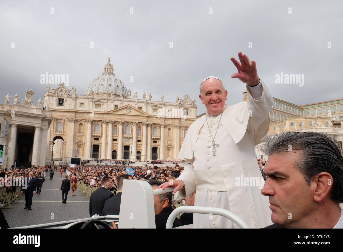 Pope francis rome hi-res stock photography and images - Alamy