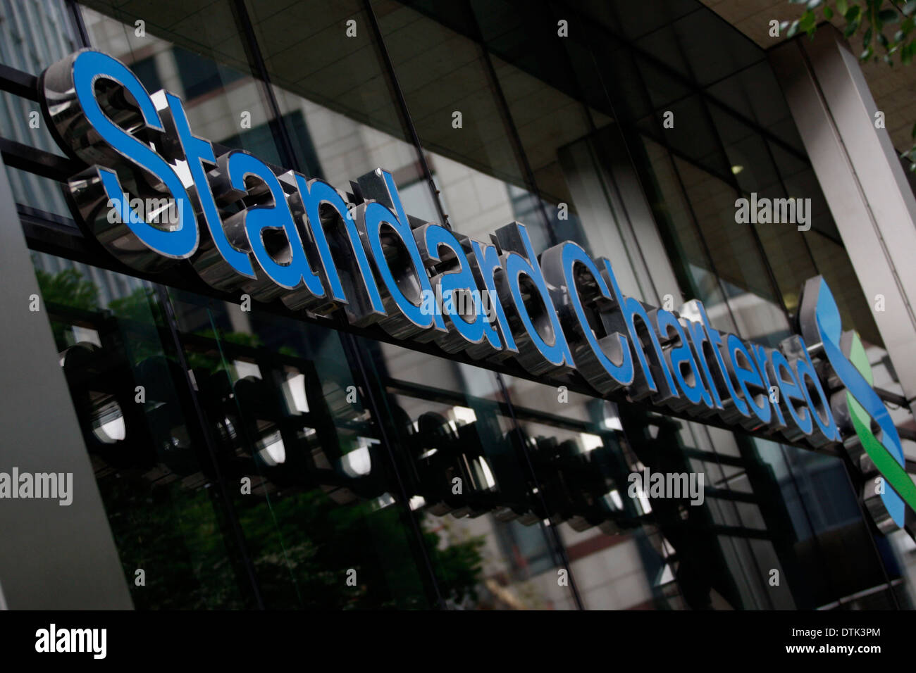 Standard chartered bank hi-res stock photography and images - Alamy