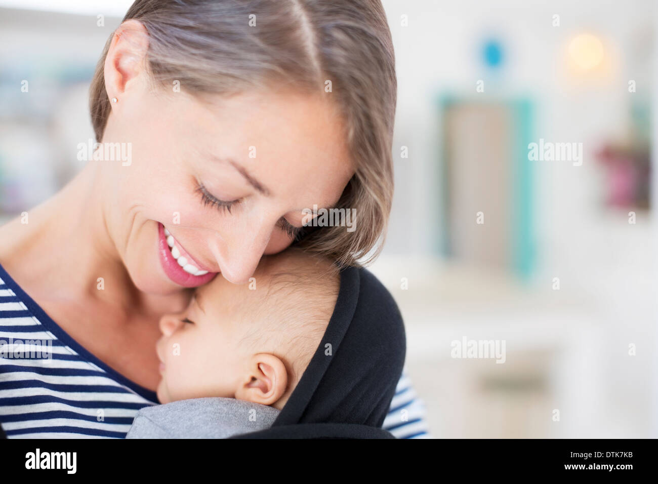 African mother holding baby hi-res stock photography and images - Alamy