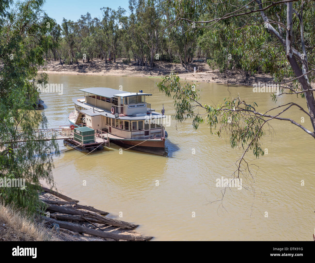 Paddle steamer Pride of the Murray at the Historic Port of Echuca
