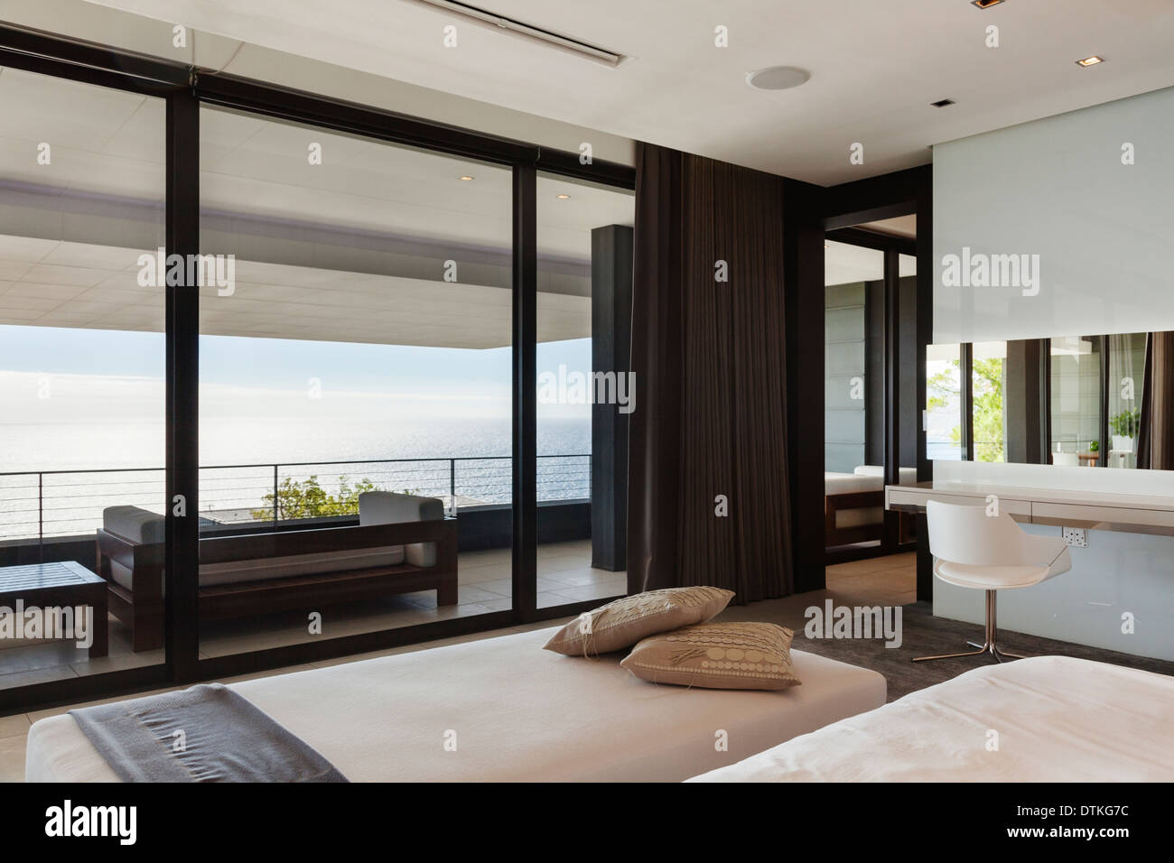 Modern balcony seating hi-res stock photography and images - Alamy