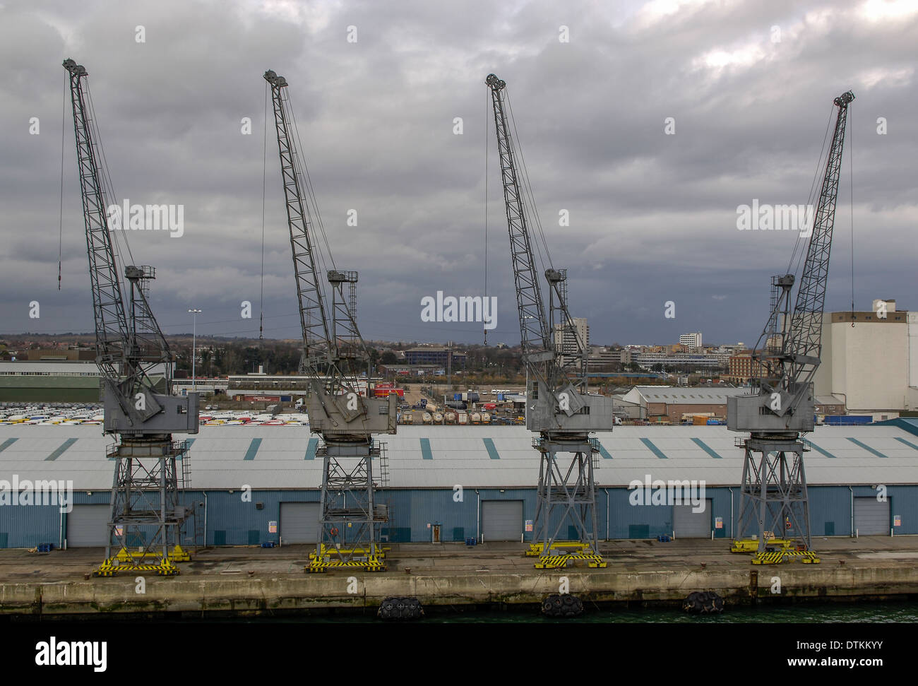 Ship departing from southampton hi-res stock photography and images - Alamy
